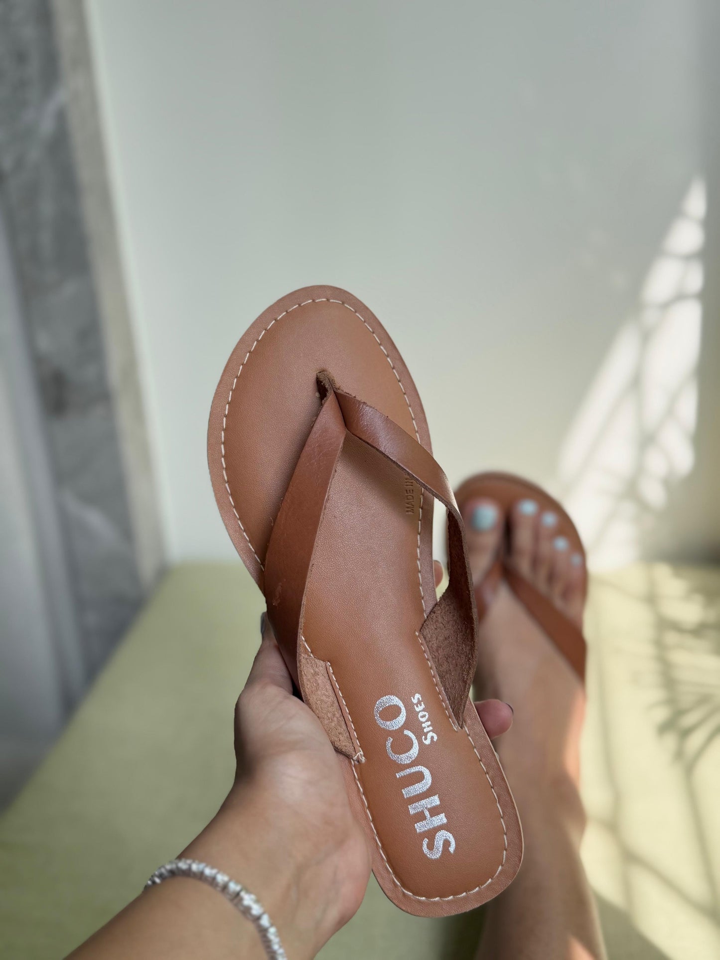 SARA TAN FLAT SANDAL