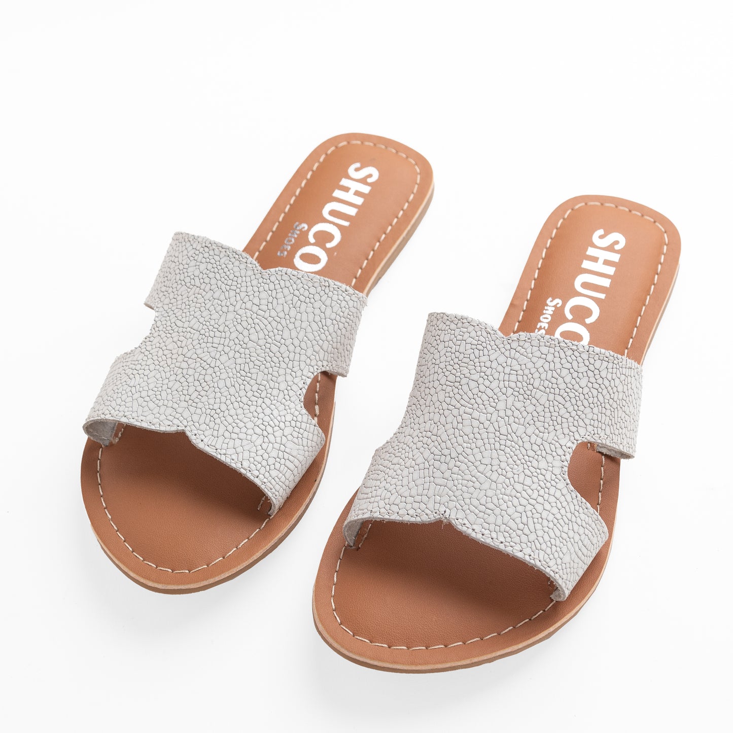 KARA WHITE EMBOSSED FLAT SANDAL