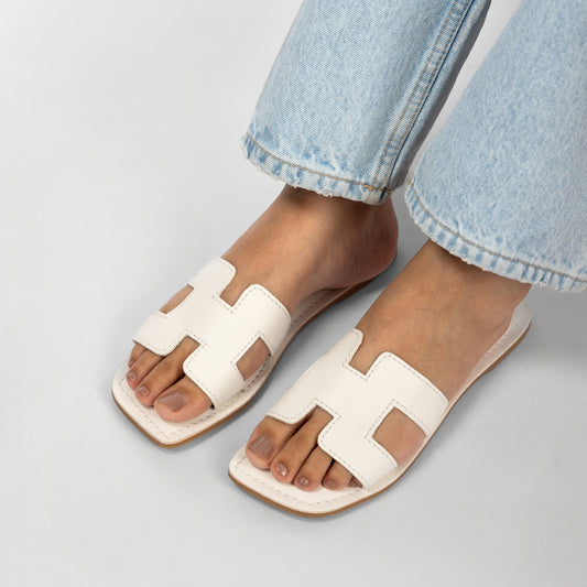 KELLY WHITE FLAT SANDAL