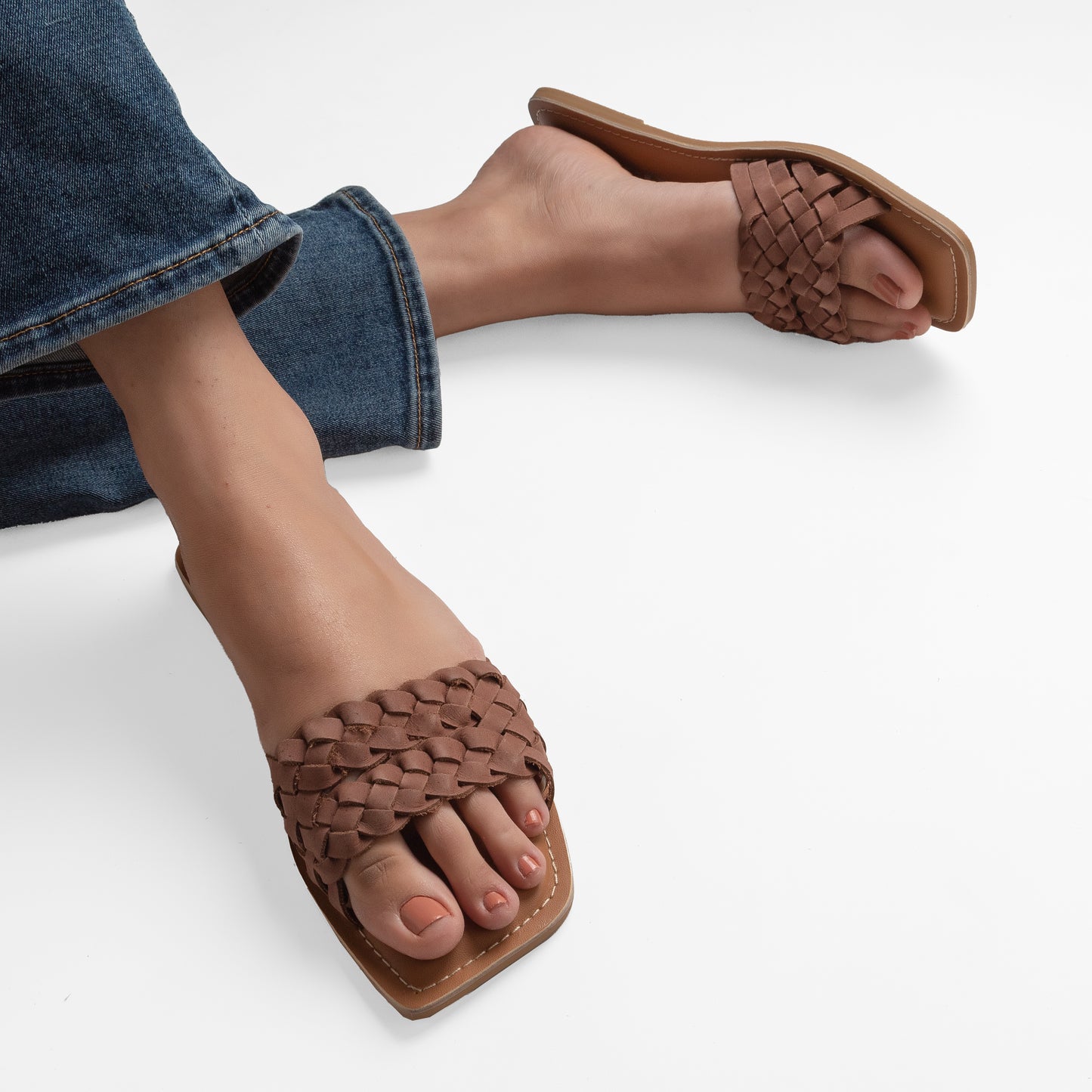 ZORA BROWN NUBUCK FLATSANDAL