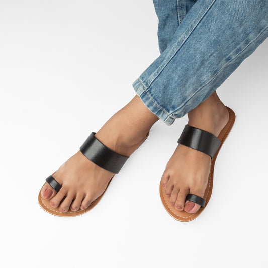 DEMI BLACK FLAT SANDAL